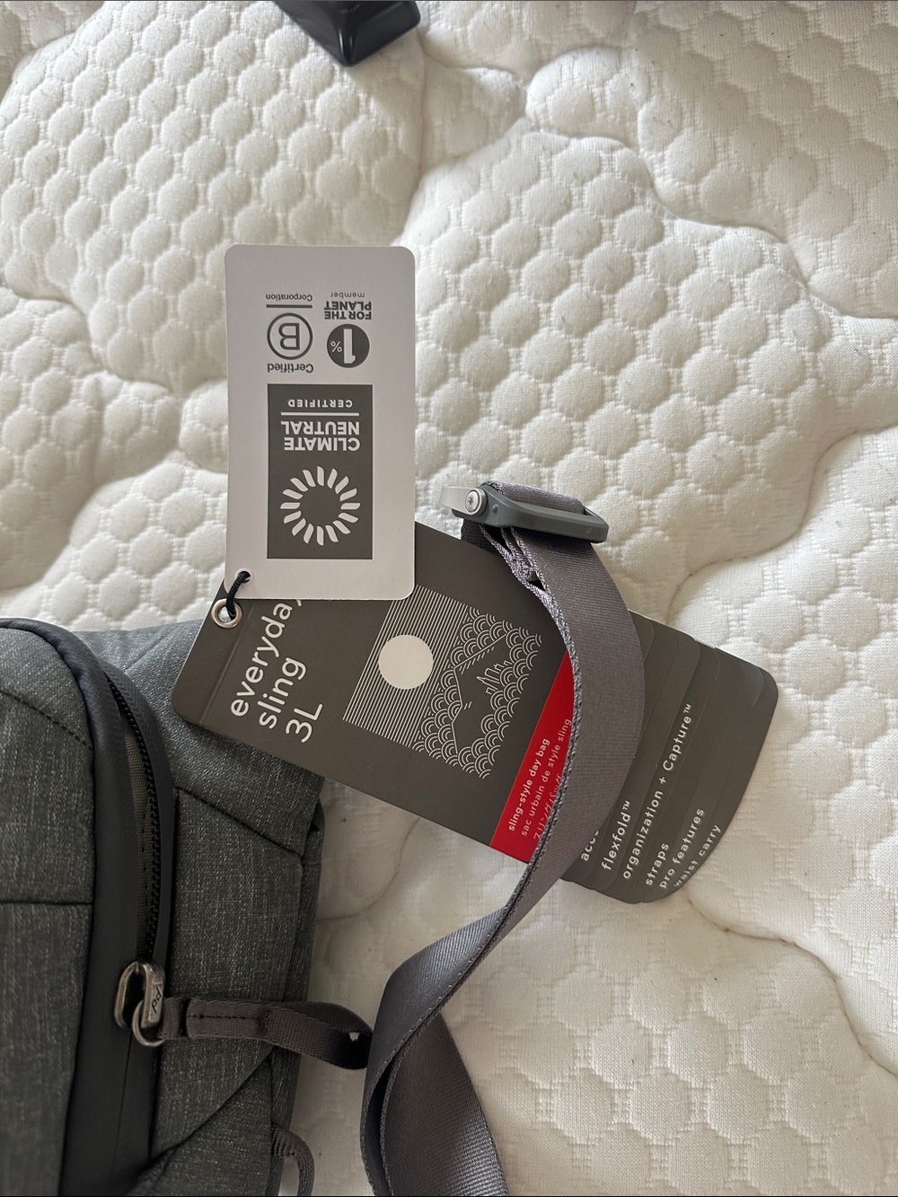 Peak Design Everyday Sling - Charcoal Gray - Picture 7 of 9